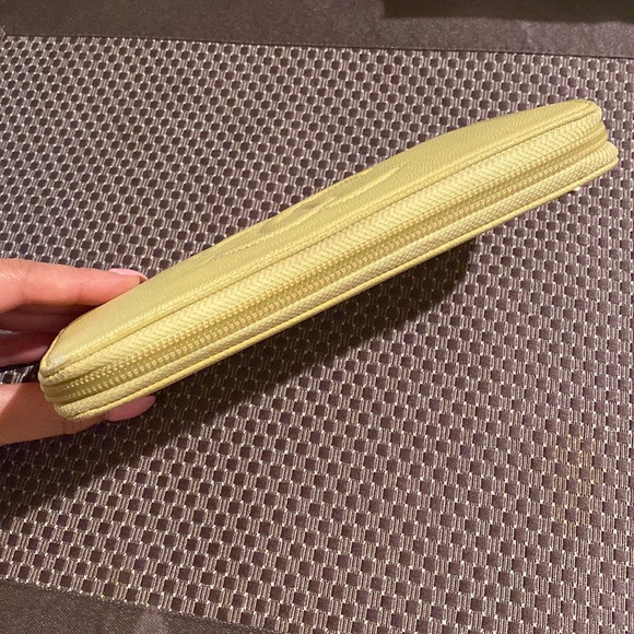 Chanel Caviar Zippy Wallet - Picture 7 of 8